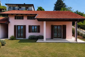 Villa di 263 m² con 4 locali e box auto a Cavaglià