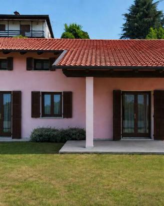 Villa di 263 m² con 4 locali e box auto a Cavaglià