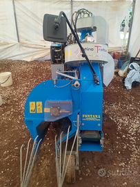 Macchina agricola raccoglitrice fagiolini