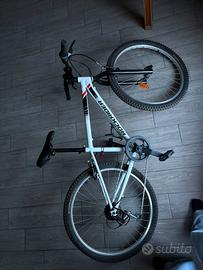 Mountain bike rockrider ST 100 di dechatlon