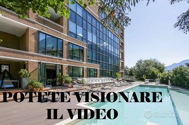 Attività / Licenza di 8000 m² a Aosta