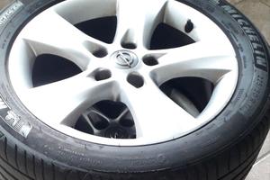 Pneumatici Michelin con cerchi in lega