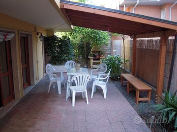 A Roseto P.T. con giardino e gazebo