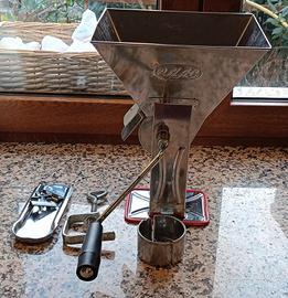 Spremipomodoro manuale Omac "Gulliver" in acciaio 