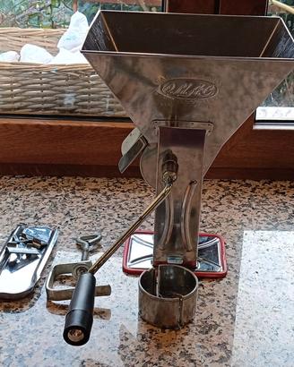 Spremipomodoro manuale Omac "Gulliver" in acciaio 