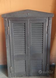 Persiana in ferro con cornice lavorata 