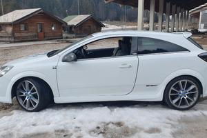 Opel Astra 2,0 Turbo OPC ( NUMERATA )