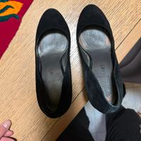 Scerpe decolte nero in camoscio