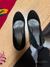 Scerpe decolte nero in camoscio