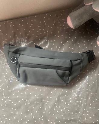 Marsupio grigio con 3 tasche