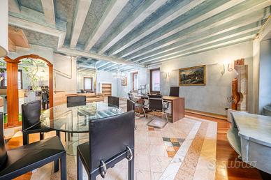 CASA SEMINDIPENDENTE A VERONA