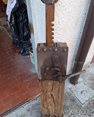 Binda di sollevamento e cric.