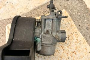 Carburatori vespa n°13 pezzi e 4 collettori