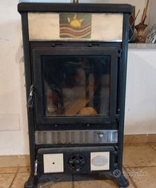 Stufa in ghisa rivestita in ceramica