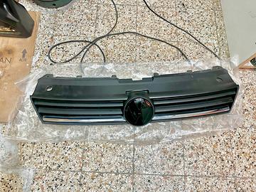 GRIGLIA ANTERIORE VOLKSWAGEN POLO 6r 2015