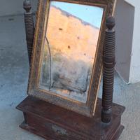 Toilette da tavolo con specchio orientabile