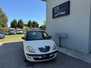 lancia-ypsilon-1-4-oro-giallo