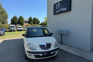 Lancia Ypsilon 1.4 Oro Giallo