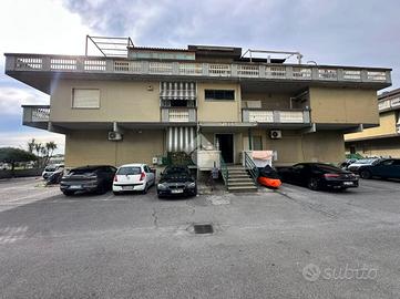 2 LOCALI A CARRARA