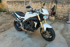 Triumph speed triple 1050