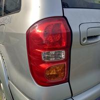 Fanale posteriore sinistro TOYOTA RAV 4 del 2004