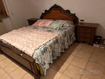 Intera camera letto in legno