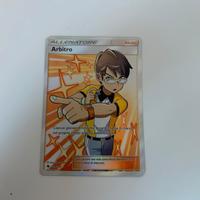 carta Pokemon arbitro full art 209/214 