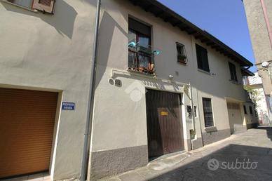 MONOLOCALE A VEDUGGIO CON COLZANO