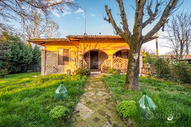 Splendida Villa Indipendente con Giardino