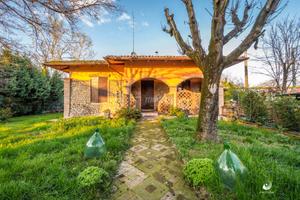 Splendida Villa Indipendente con Giardino