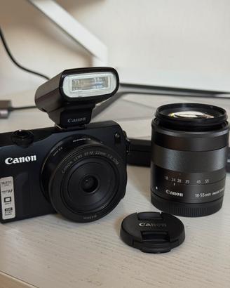 Canon EOS M + Obiettivo 18-55 + Obiettivo 22mm f2