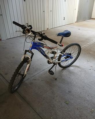 Bicicletta mountain bike bambino/ragazzo