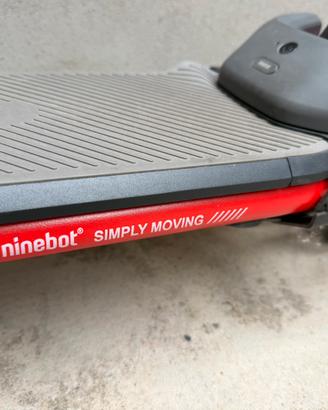 Monopattino elettrico marca Segway Ninebot