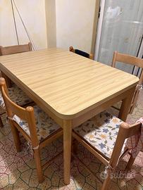 Tavolo allungabile in legno 6/12 posti