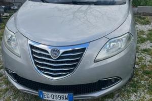 Lancia ypsilon 2011
