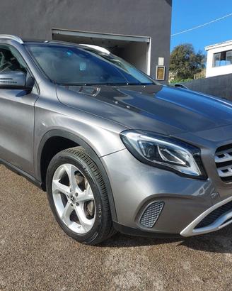 MERCEDES-BENZ GLA 200 d Automatic