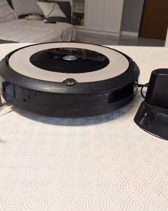 Robot Aspirapolvere iRobot Roomba e5 (RVC-Y1)