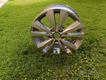 Cerchi n. 4 originali Volkswagen raggio 16.