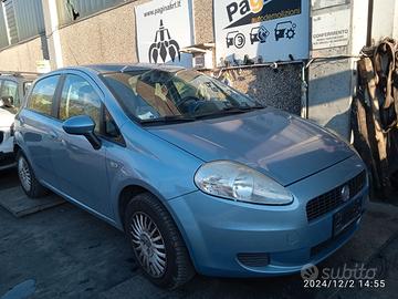 FIAT GRANDE PUNTO 1.3 TD 2008 199A3000 PER RICAMB