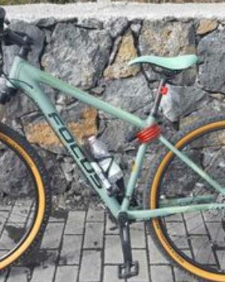 MTB FOCUS WHISTLER 3.8 taglia M
Ruote da 29"
COLOR