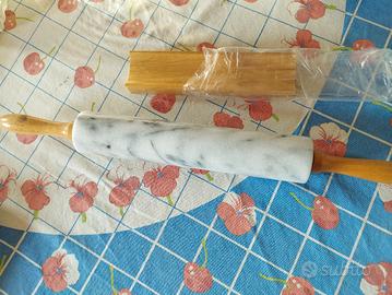 Mattarello in marmo e legno 