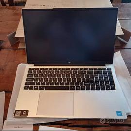 Laptop 17.3 pollici quadcore 12th Alte prestazioni