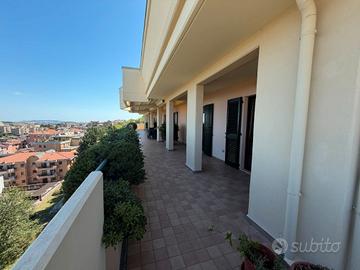 Splendido attico in zona tranquilla