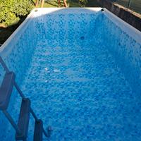 piscina con scaletta