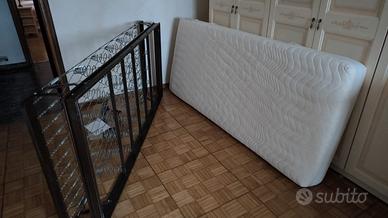 Due reti singole e due materassi singoli