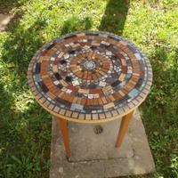 Tavolino mosaico piastrelle