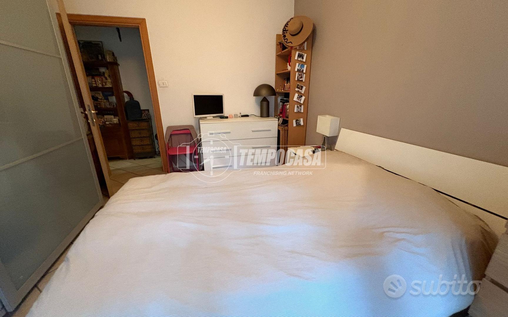 Apartment in Napoli, San Ferdinando, Municipalità 1 - Altro