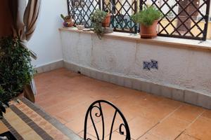 Terrasini grazioso 4 ambienti arredato e terrazza