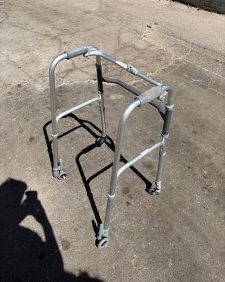 Deambulatore per anziani/disabili nuovo
