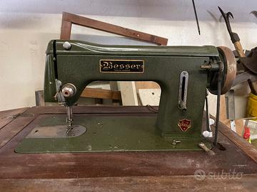 Antica macchina da cucire Besser